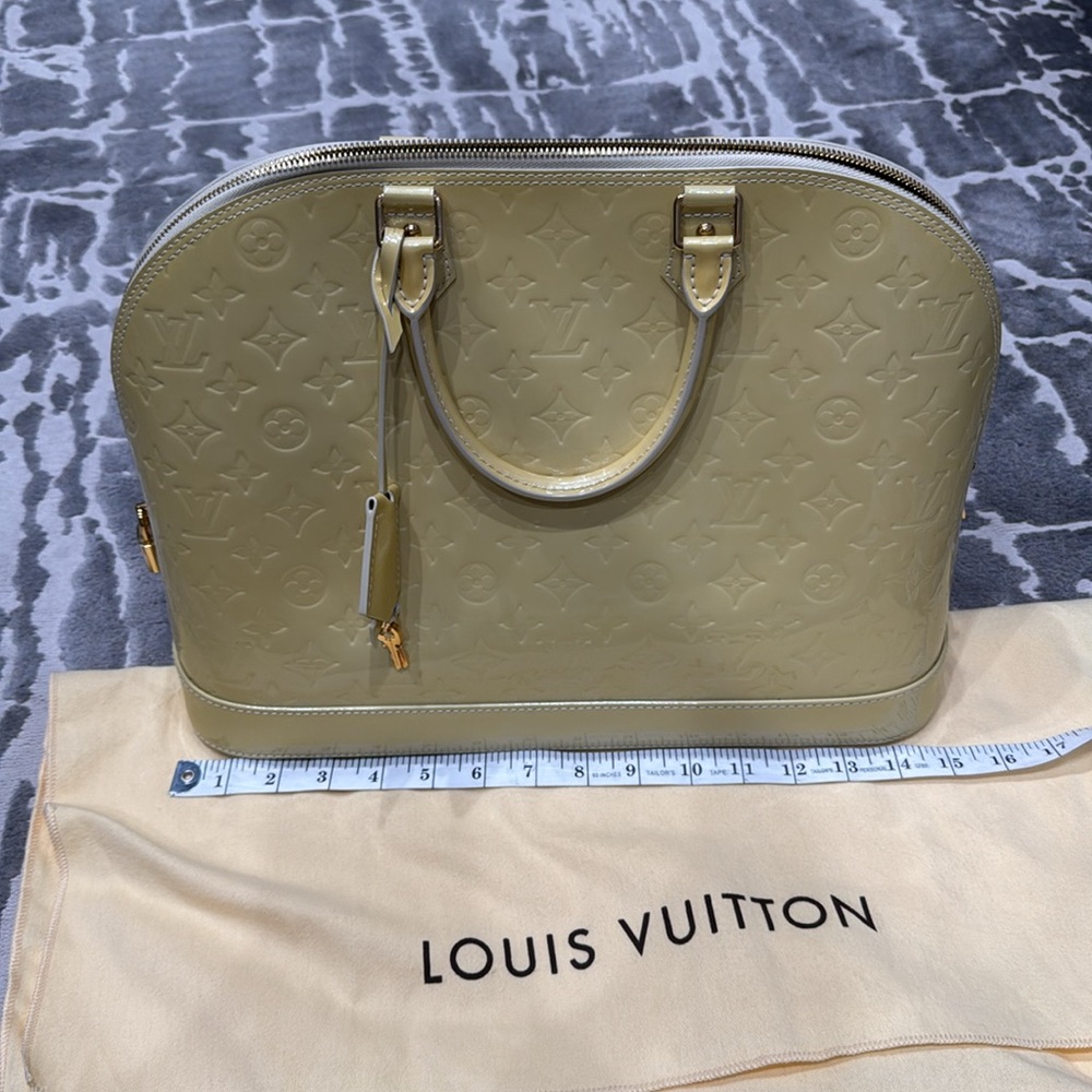 Louis Vuitton Alma Pm Women's Bag - Picture 2 of 16